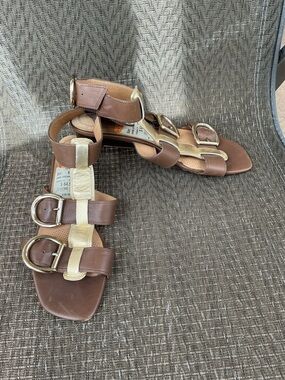 Corso Como Brown/Gold Leather Buckle Strappy Gladiator Sandals